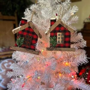 2x Vintage Christmas House
Ornaments